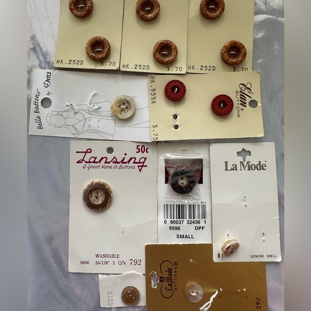 *3 for 1 bundle ~wood-look and shell Vintage Button Set on cards (14 buttons)